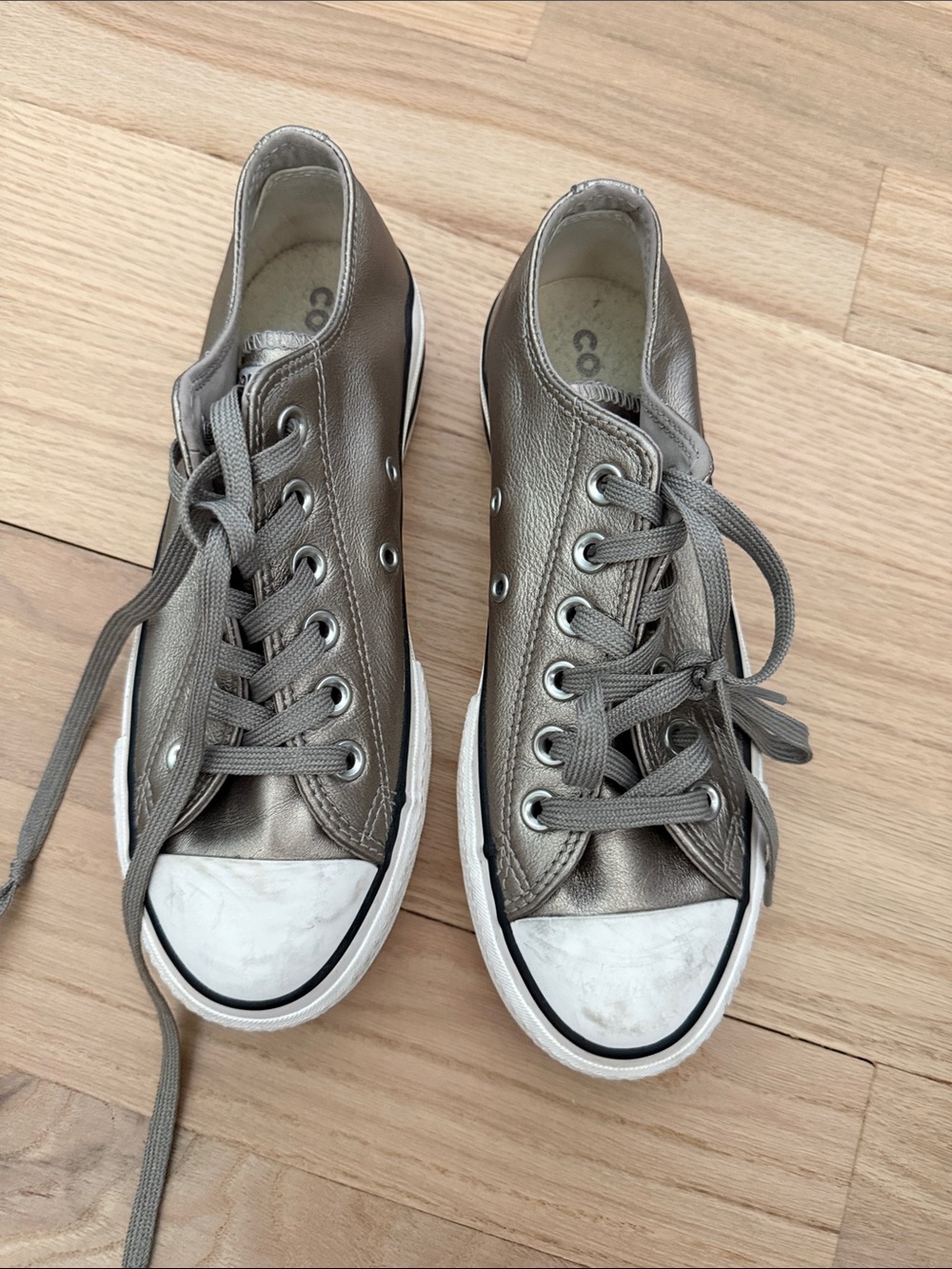 Metallic Gray converse platform Low-Top Sneakers 6.5